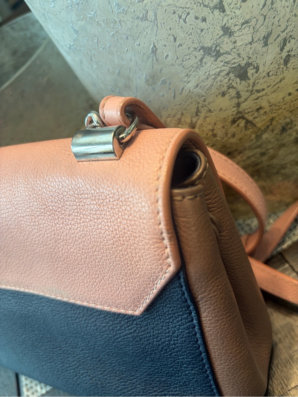 Louis Vuitton Lockme II BB bag - Picture 6 of 16
